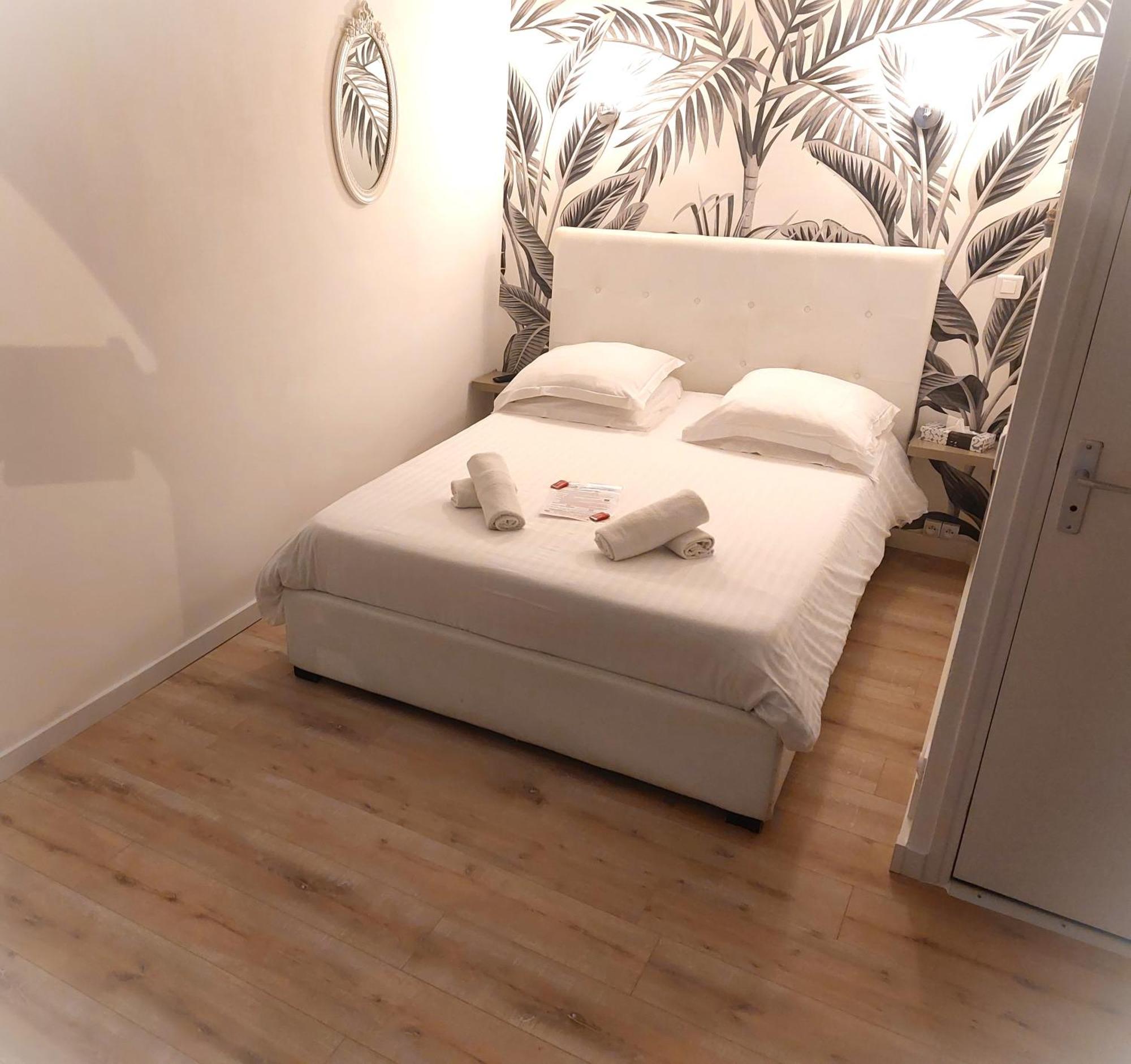 Hotel Les Jardins De Bormes, Sauna & Jacuzzi Room photo