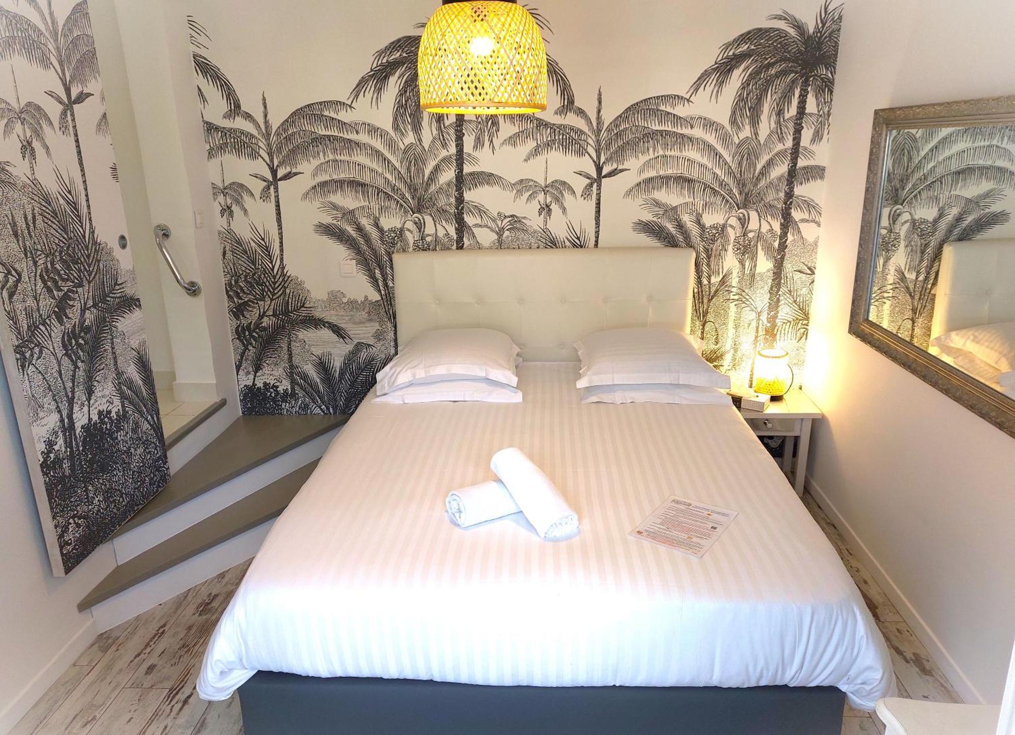 Hotel Les Jardins De Bormes, Sauna & Jacuzzi Room photo