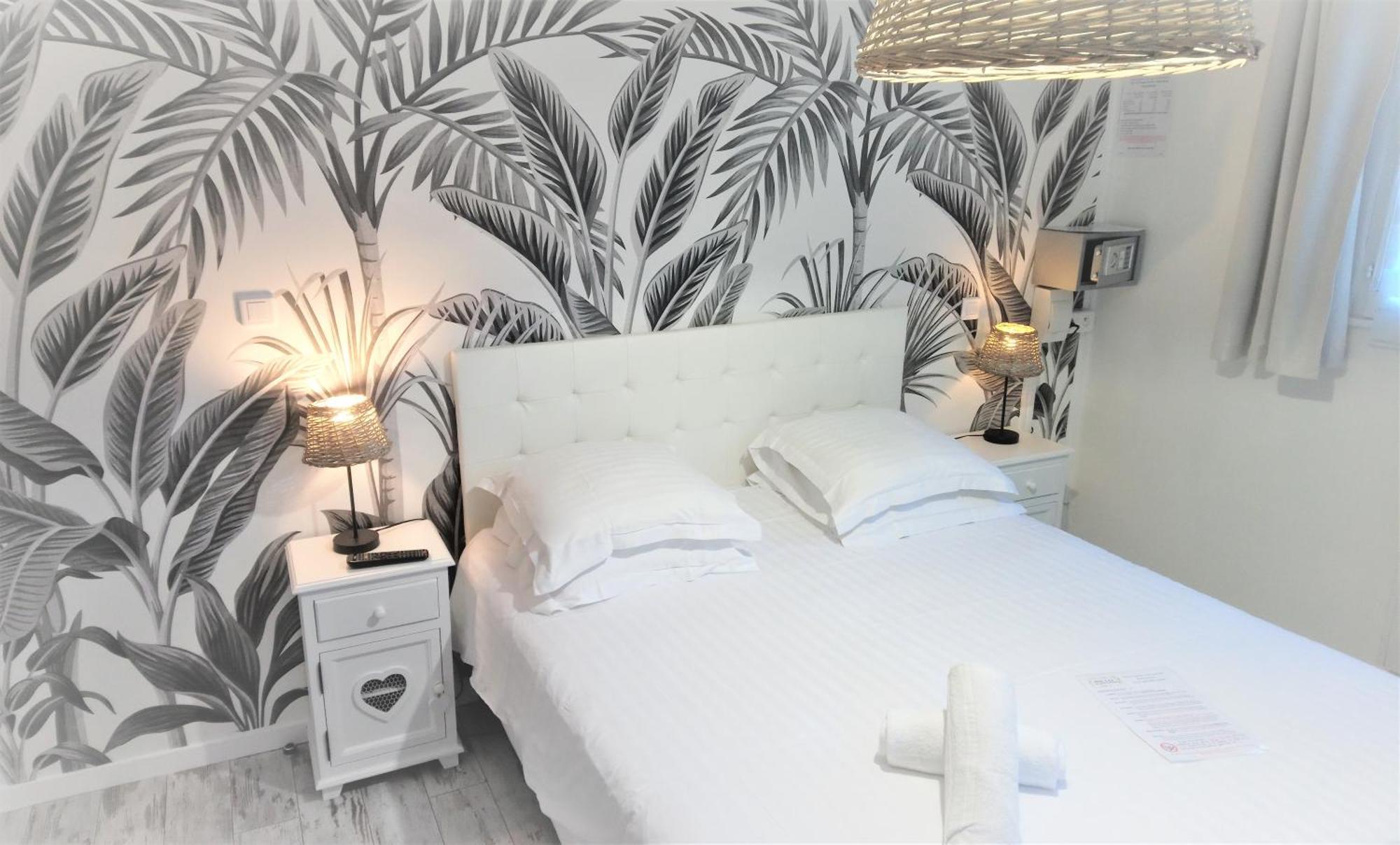 Hotel Les Jardins De Bormes, Sauna & Jacuzzi Room photo