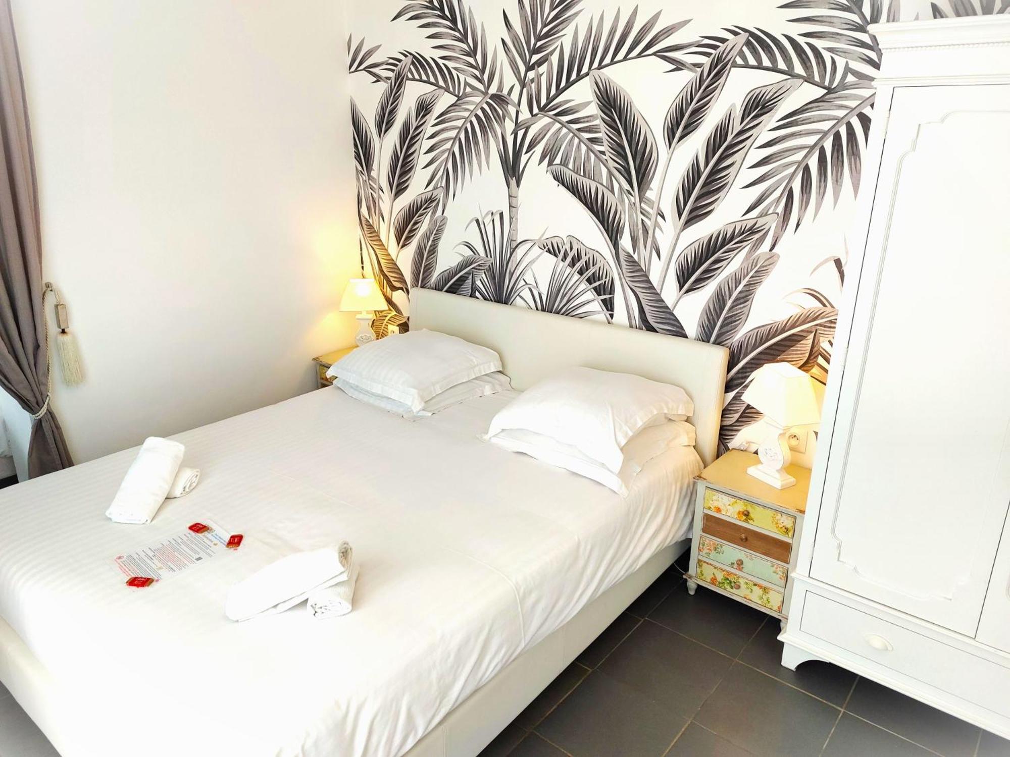 Hotel Les Jardins De Bormes, Sauna & Jacuzzi Room photo